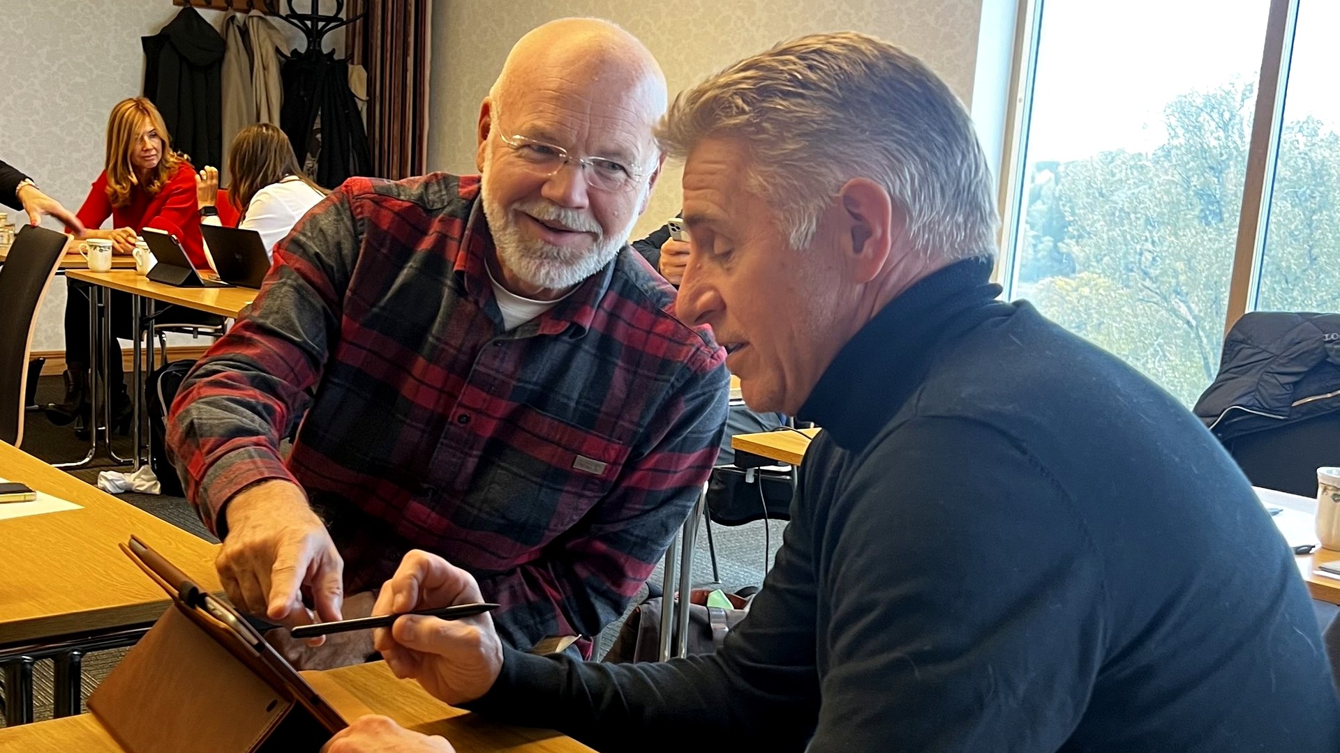 AI är här – hur vill du att det påverkar ditt ledarskap?
